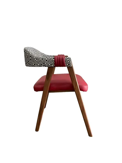 Show Agone Chair alternate view