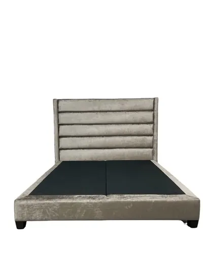 Show Roy Bed front view