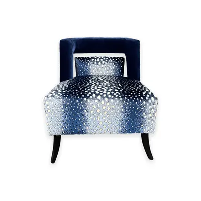 Show Trident Chair front view